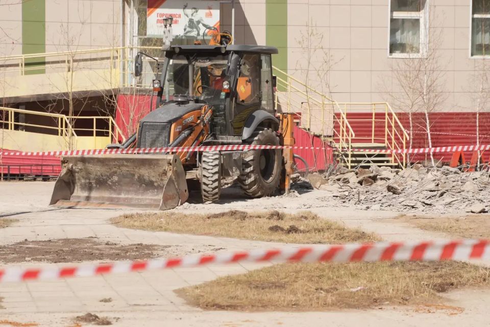 Провели рабочий объезд по объектам капитального ремонта сферы образования и благоустройства Провели рабочий объезд по объектам капитального ремонта сферы образования и благоустройства