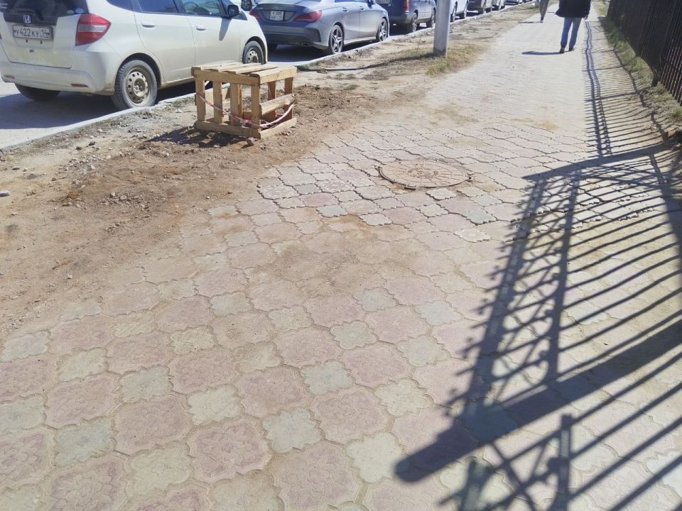 #пишут Спасибо, тротуар починили #пишут Спасибо, тротуар починили