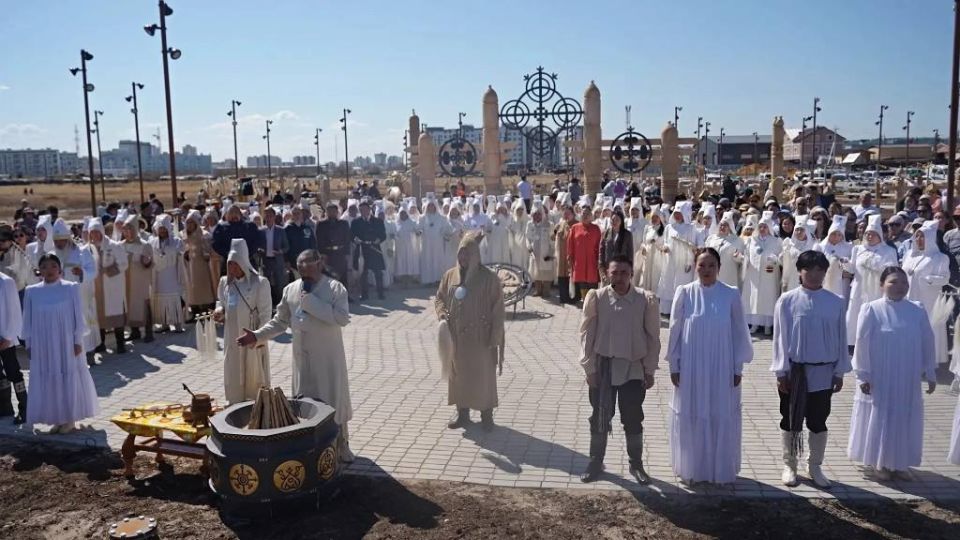В Якутске открыли этнопарк «Ытык Сир» В Якутске открыли этнопарк «Ытык Сир»