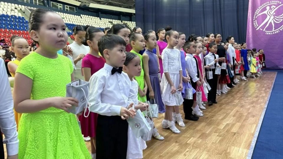 Фестиваль танцевального спорта объединил 11 клубов Якутии и гостей из Москвы Фестиваль танцевального спорта объединил 11 клубов Якутии и гостей из Москвы