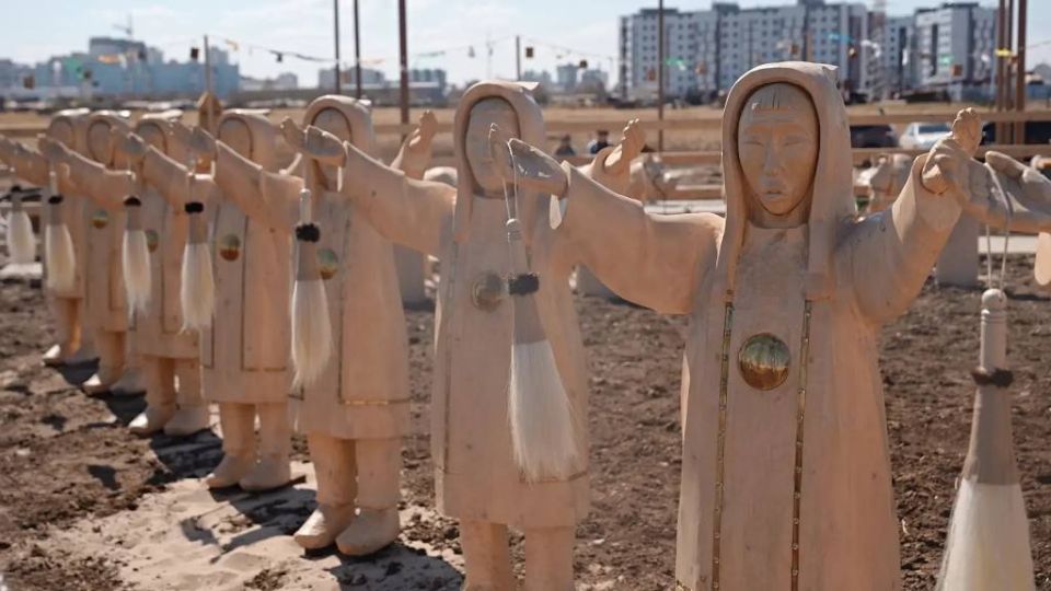 В Якутске открыли этнопарк «Ытык Сир» В Якутске открыли этнопарк «Ытык Сир»