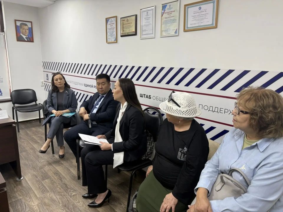 На приеме граждан обсудили актуальные вопросы образования: от зарплат педагогов до расширения сети летних лагерей На приеме граждан обсудили актуальные вопросы образования: от зарплат педагогов до расширения сети летних лагерей