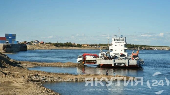 Пробный рейс паромов между Якутском и Нижним Бестяхом перенесен изза сложной ледовой обстановки