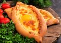 Хачапури по-аджарски: быстрота и вкус в каждом кусочке