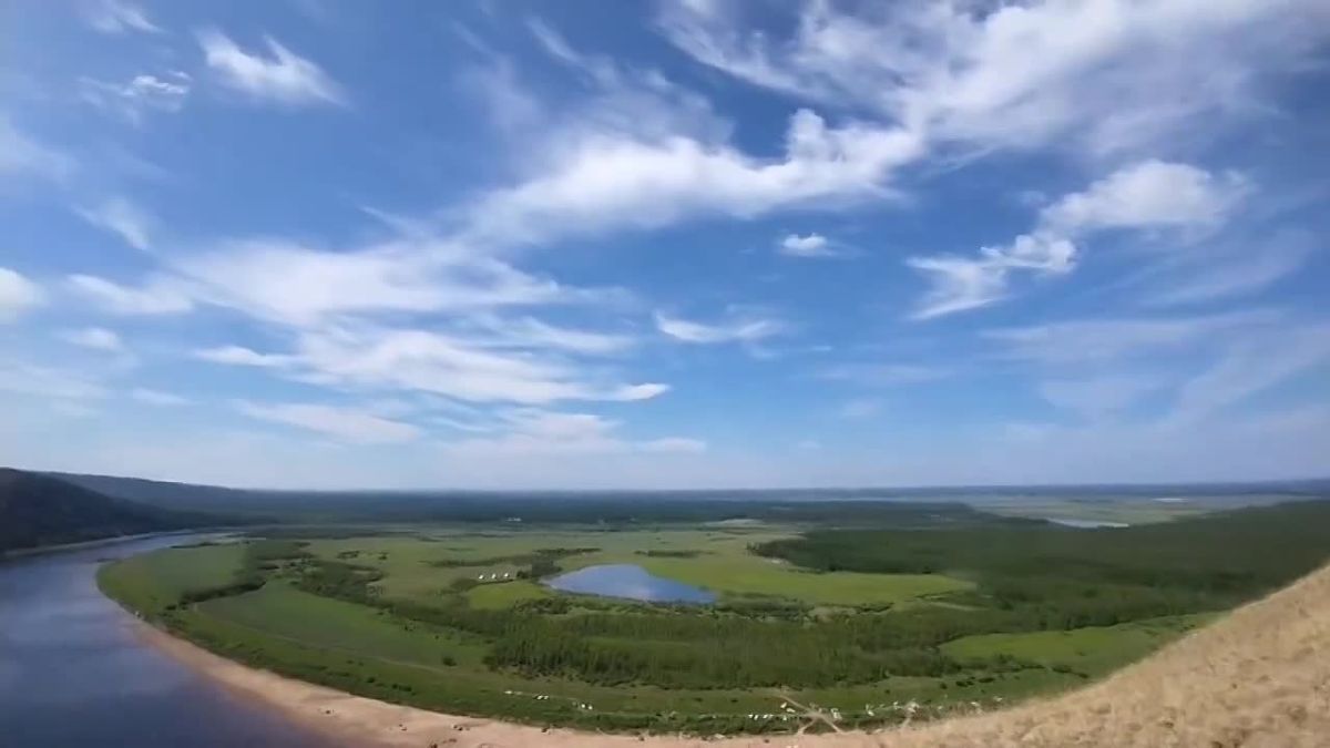 Красавица Амга манит туристов со всей республики. #отподписчика Подписывайтесь на канал MAX.ru/SakhaDay!