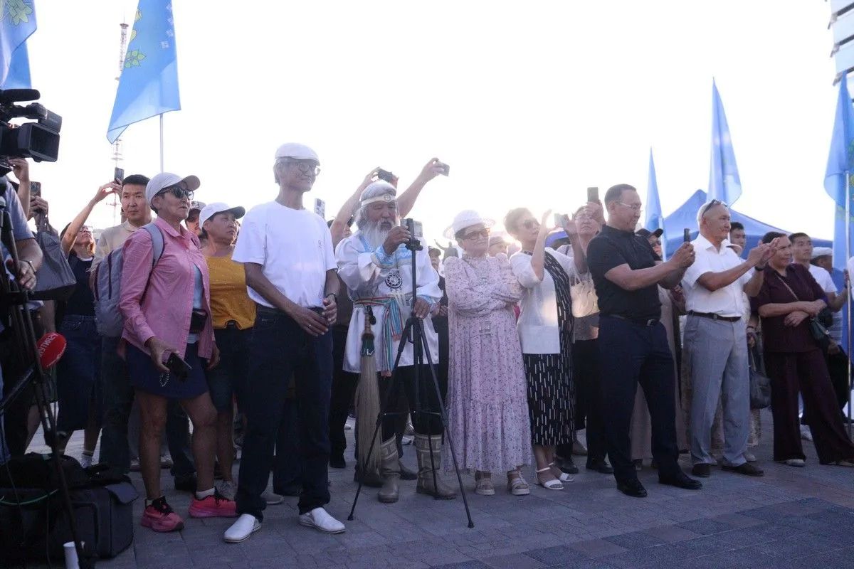 В Якутске на площади Республики установили табло обратного отсчета до IX Спортивных игр народов Якутии В Якутске на площади Республики установили табло обратного отсчета до IX Спортивных игр народов Якутии