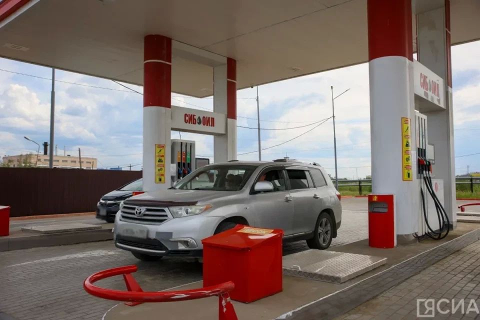 «СибОйл» ограничил продажу топлива в Якутске и двух районах