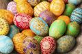 Пасхальная магия: 27 креативных идей для декора яиц