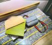 Полицейские раскрыли кражу брендовой сумки и музыкального инструмента у жителя Якутска, заснувшего на скамейке