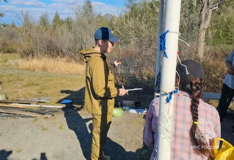 Усилен контроль за пожарной безопасностью в УстьЯнском районе — МЧС предупреждает о рисках Усилен контроль за пожарной безопасностью в УстьЯнском районе — МЧС предупреждает о рисках