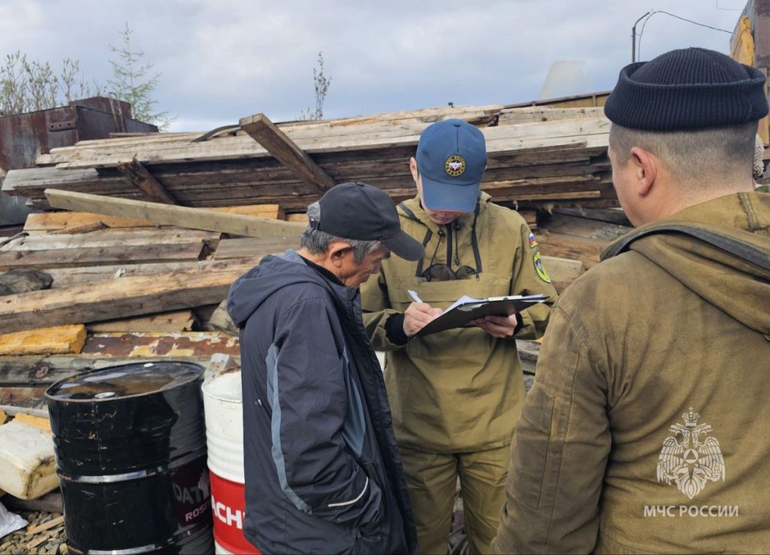 Усилен контроль за пожарной безопасностью в УстьЯнском районе — МЧС предупреждает о рисках Усилен контроль за пожарной безопасностью в УстьЯнском районе — МЧС предупреждает о рисках