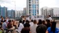 Ввод в 2028 году пристроя к гимназии «Центр глобального образования», позволит если не решить полностью, то серьезно снять остроту проблемы со школьными местами в 203 микрорайоне