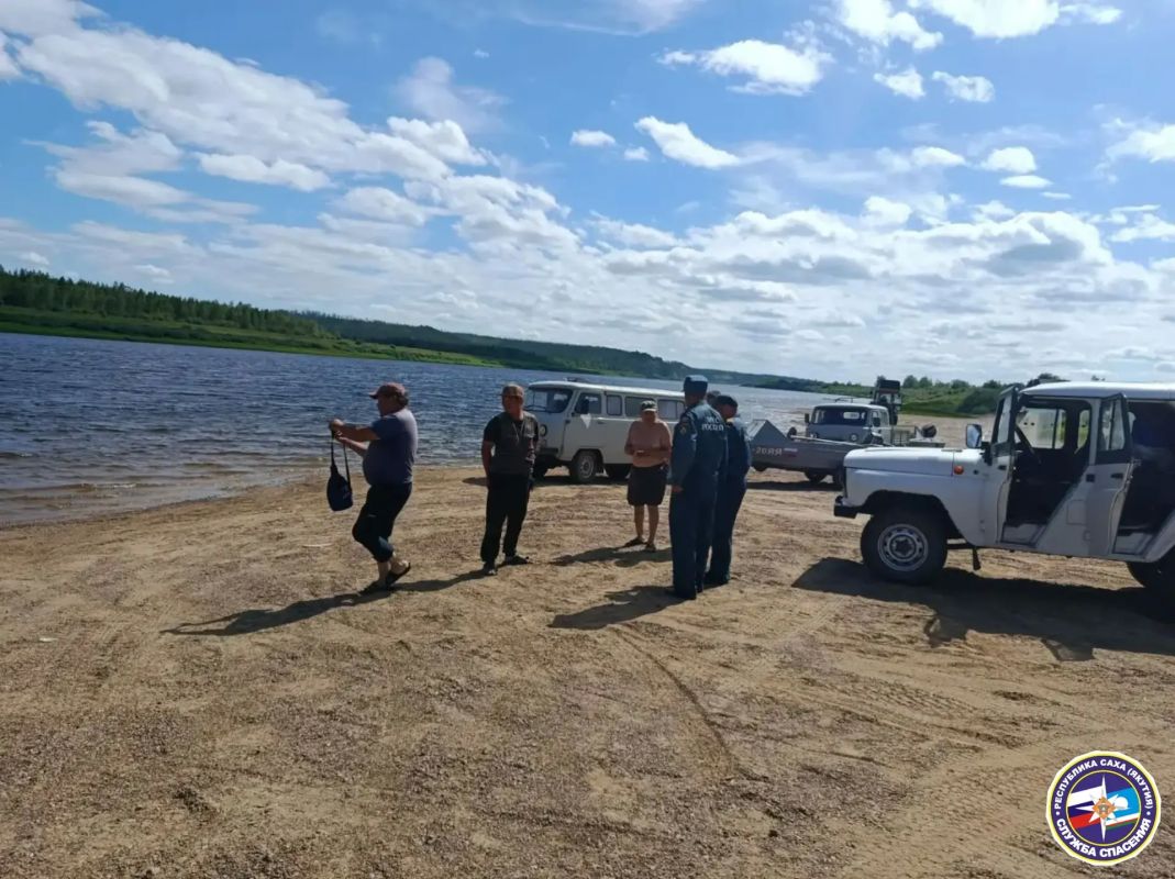 В Таттинском районе Якутии спасатели и ГИМС провели уроки безопасности на воде для 36 человек В Таттинском районе Якутии спасатели и ГИМС провели уроки безопасности на воде для 36 человек