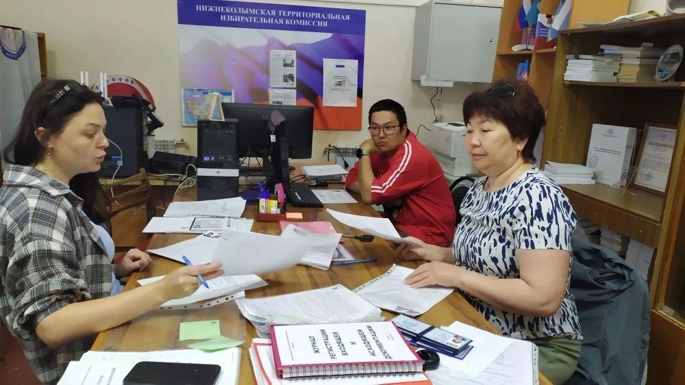 Жаркая пора в избирательных комиссиях: идет прием и проверка документов кандидатов Жаркая пора в избирательных комиссиях: идет прием и проверка документов кандидатов