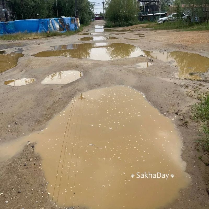 Газпром после дождя традиционно поплыл, иные участки пешком преодолеть невозможно Газпром после дождя традиционно поплыл, иные участки пешком преодолеть невозможно