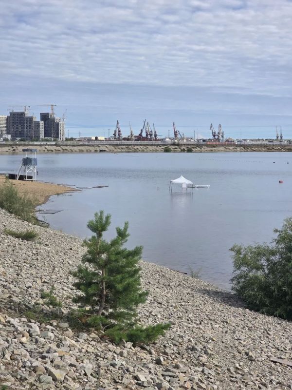 Городской пляж Якутска топит Городской пляж Якутска топит