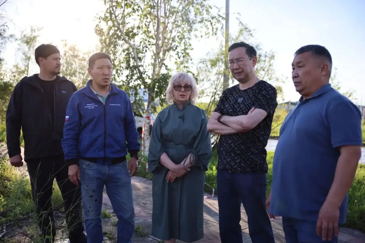 Айсен Николаев: Вчера вместе с главой города Дмитрием Садовниковым провели рабочий объезд столицы Айсен Николаев: Вчера вместе с главой города Дмитрием Садовниковым провели рабочий объезд столицы