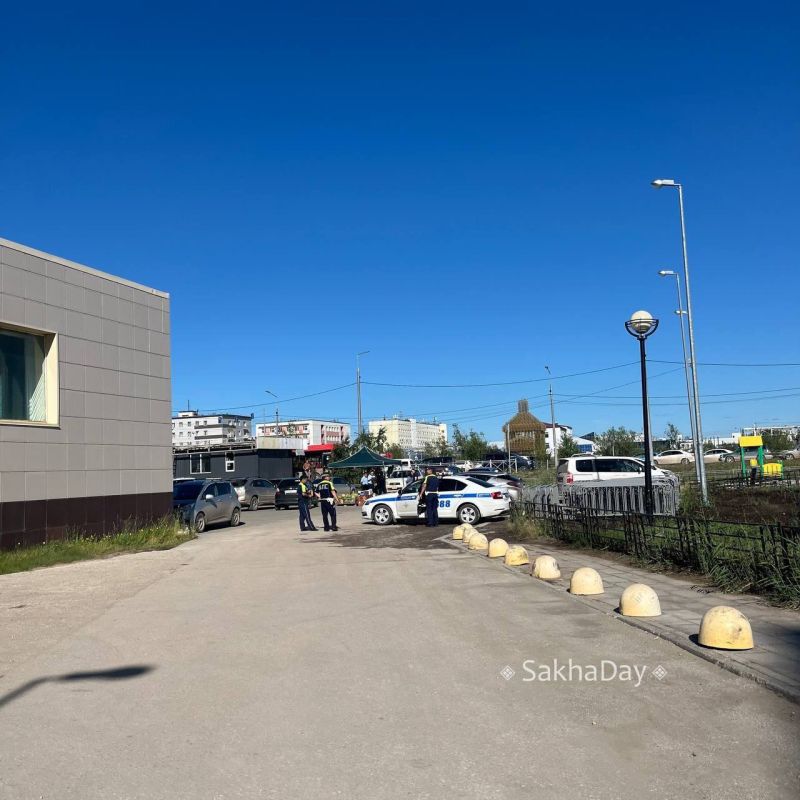 До инаугурации еще долго, а у Центра культуры им. Гагарина уже полно полиции и кинологов До инаугурации еще долго, а у Центра культуры им. Гагарина уже полно полиции и кинологов