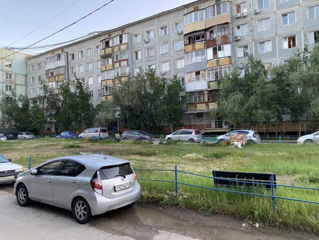 #пишут Здравствуйте! На волне нового назначенного мэра может обратят внимание на детскую площадку между домами 40/5 и 40/6 на улице Каландаришвили #пишут Здравствуйте! На волне нового назначенного мэра может обратят внимание на детскую площадку между домами 40/5 и 40/6 на улице Каландаришвили