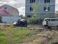 Лонгинова 31/3, машина буквально проваливалилась в грязь