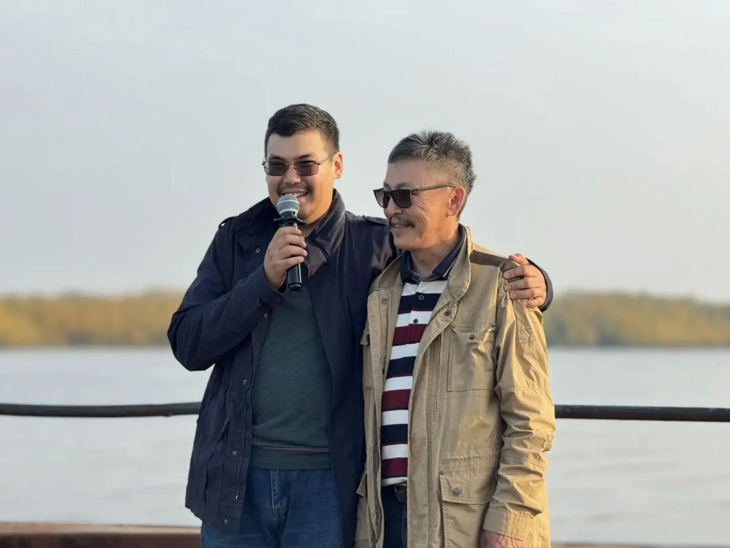 Мечта длиною в 10 лет: в Якутии спустили на воду арктическую яхту «Принцесса Лена», которую отец и сын построили сами Мечта длиною в 10 лет: в Якутии спустили на воду арктическую яхту «Принцесса Лена», которую отец и сын построили сами