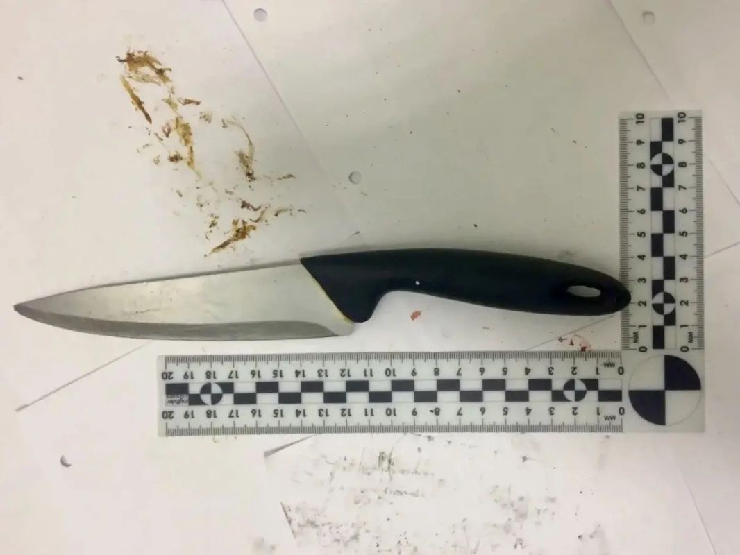 Попал ножом в самое сердце Попал ножом в самое сердце