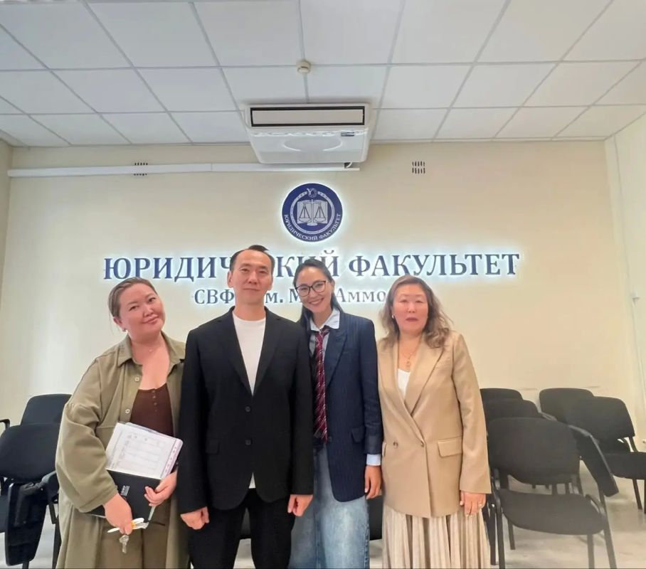 Центризбирком Якутии и юридический факультет СВФУ им. М.К. Аммосова продолжают сотрудничество по вопросам повышения правовой культуры молодежи Центризбирком Якутии и юридический факультет СВФУ им. М.К. Аммосова продолжают сотрудничество по вопросам повышения правовой культуры молодежи