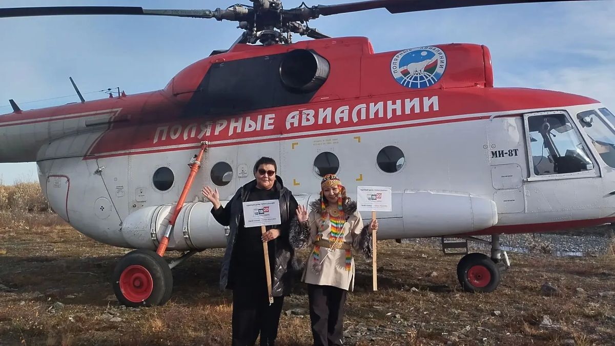 Досрочное голосование продолжается: голосуют булунские оленеводы Под винтами вертолёта «Полярных авиалиний» - бескрайние просторы: горные хребты, серебристые мхи, редкие кустарники, извилистые русла бесчисленных рек и речек... Досрочное голосование продолжается: голосуют булунские оленеводы Под винтами вертолёта «Полярных авиалиний» - бескрайние просторы: горные хребты, серебристые мхи, редкие кустарники, извилистые русла бесчисленных рек и речек...
