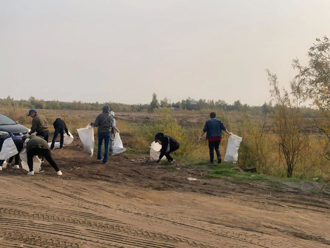 Делаем город чище!. 5 сентября сотрудники Управления культуры присоединились к общегородскому субботнику Делаем город чище!. 5 сентября сотрудники Управления культуры присоединились к общегородскому субботнику