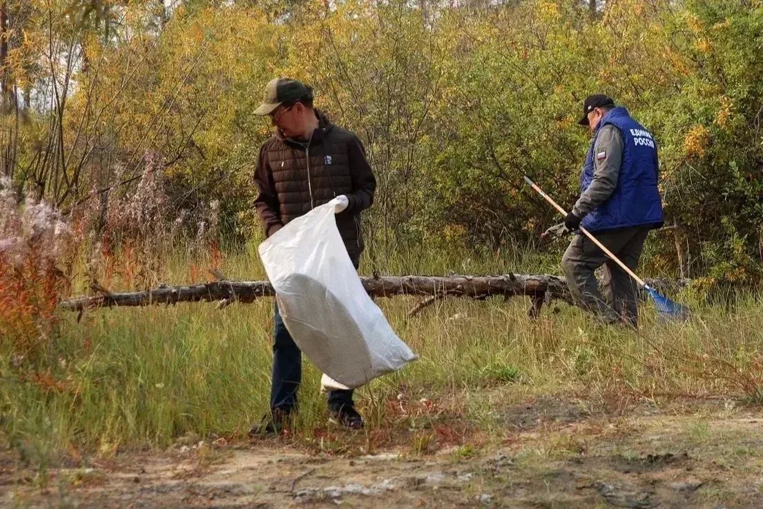 Общегородской субботник по уборке территорий провели в Якутске Общегородской субботник по уборке территорий провели в Якутске