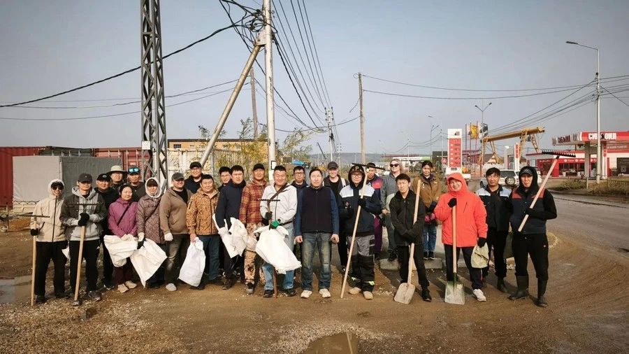 Общегородской субботник по уборке территорий провели в Якутске Общегородской субботник по уборке территорий провели в Якутске