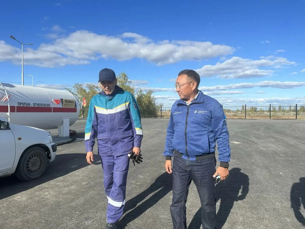 Алексей Колодезников: «Газовики обеспечивают тепло и создают комфорт» Алексей Колодезников: «Газовики обеспечивают тепло и создают комфорт»