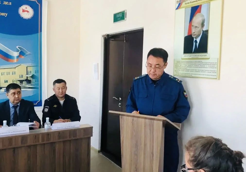 В Мегино-Кангаласском районе под руководством первого заместителя прокурора республики Сергея Губина проведен кустовой семинар В Мегино-Кангаласском районе под руководством первого заместителя прокурора республики Сергея Губина проведен кустовой семинар
