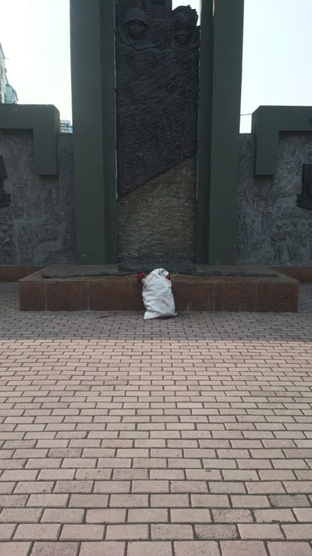 Наши муниципальные дворники Губинского округа — подарили нам идеальный день! Они убрали улицы, собрали мусор на общественных пространствах и подготовили безопасные детские площадки для игр Наши муниципальные дворники Губинского округа — подарили нам идеальный день! Они убрали улицы, собрали мусор на общественных пространствах и подготовили безопасные детские площадки для игр