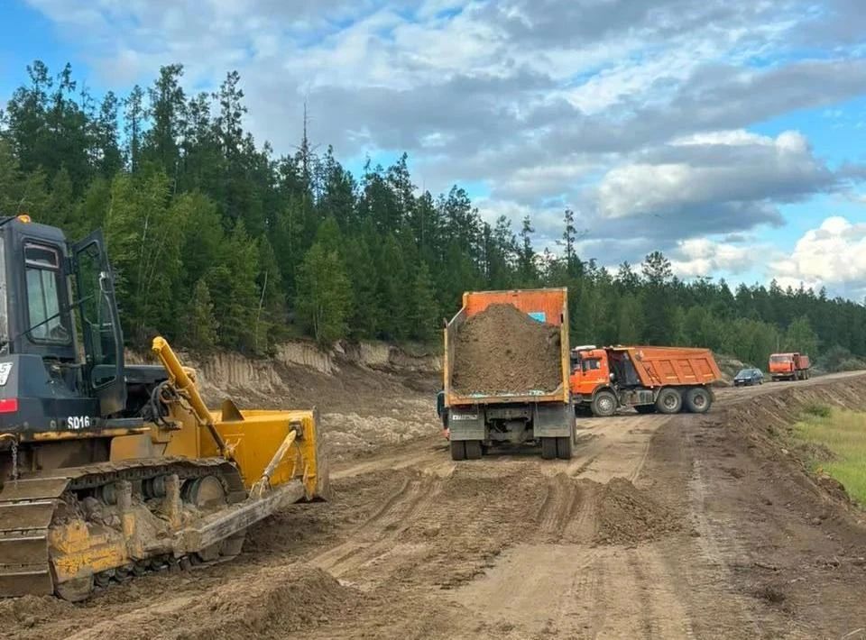 Ремонт автодороги к селу Танда завершили досрочно в Якутии Ремонт автодороги к селу Танда завершили досрочно в Якутии