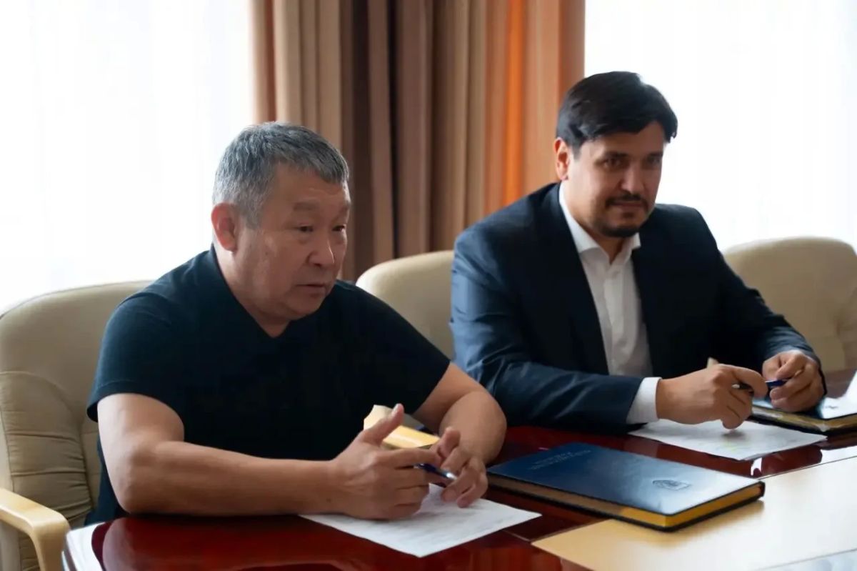 Провел рабочую встречу с генеральным директором АО «Водоканал» Анатолием Андреевичем Кырджагасовым