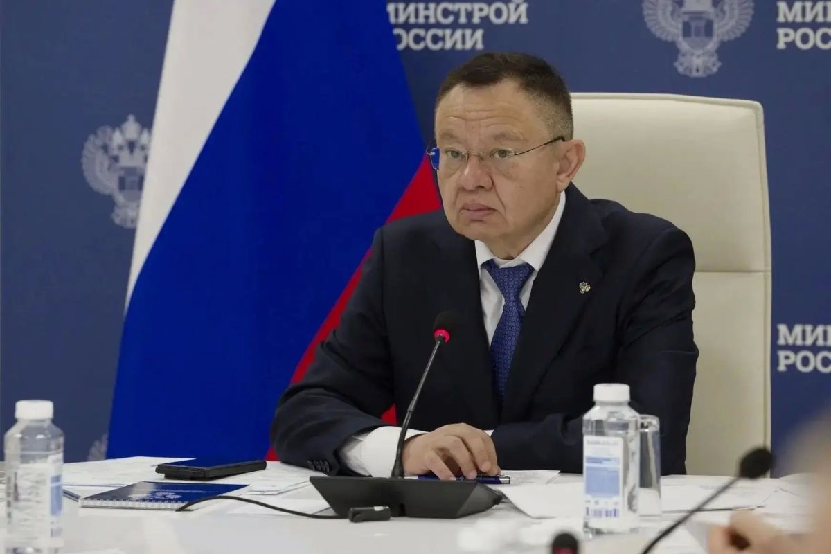 Глава Минстроя России Ирек Файзуллин провел еженедельное совещание с регионами и главными распорядителями бюджетных средств (ГРБС) Глава Минстроя России Ирек Файзуллин провел еженедельное совещание с регионами и главными распорядителями бюджетных средств (ГРБС)