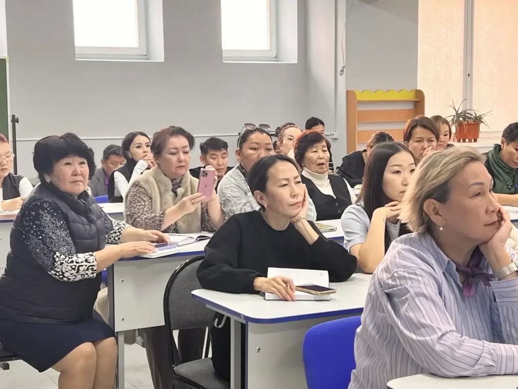 На базе Вилюйского профессионально-педагогического колледжа им. Н.Г. Чернышевского прошел практико-ориентированный тренинг «Основы управленческих технологий в профессиональном образовании» На базе Вилюйского профессионально-педагогического колледжа им. Н.Г. Чернышевского прошел практико-ориентированный тренинг «Основы управленческих технологий в профессиональном образовании»