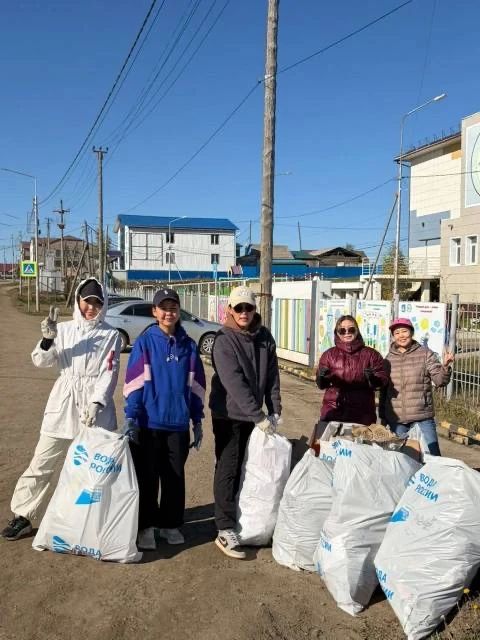 В Чурапчинском районе очистили береговую линию реки Куохара В Чурапчинском районе очистили береговую линию реки Куохара