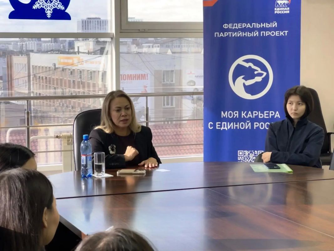 Осознанный выбор профессии: в Якутске молодежи представили новый инструмент профориентации Осознанный выбор профессии: в Якутске молодежи представили новый инструмент профориентации
