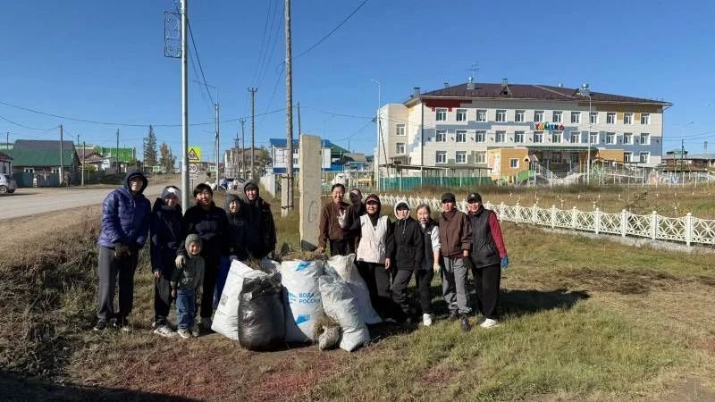 В Чурапчинском районе очистили береговую линию реки Куохара В Чурапчинском районе очистили береговую линию реки Куохара