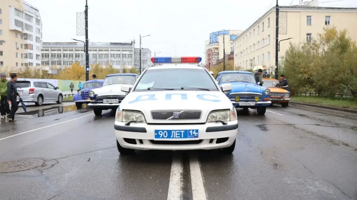 Сегодня техника Управления Госавтоинспекции МВД по Республике Саха (Якутия) возглавила праздничное шествие трудовых коллективов «Моя профессия — моя жизнь», посвящённое 394-летию со дня основания города Якутска Сегодня техника Управления Госавтоинспекции МВД по Республике Саха (Якутия) возглавила праздничное шествие трудовых коллективов «Моя профессия — моя жизнь», посвящённое 394-летию со дня основания города Якутска