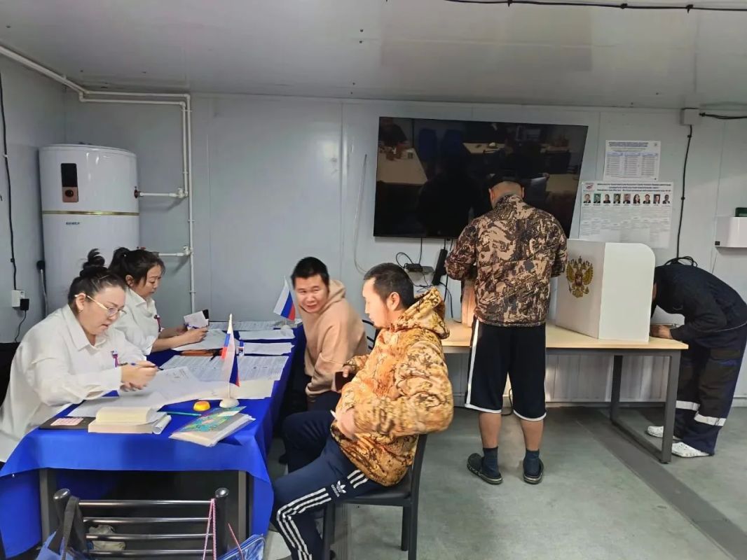 В Усть-Янском районе продолжается досрочное голосование в труднодоступных местностях В Усть-Янском районе продолжается досрочное голосование в труднодоступных местностях