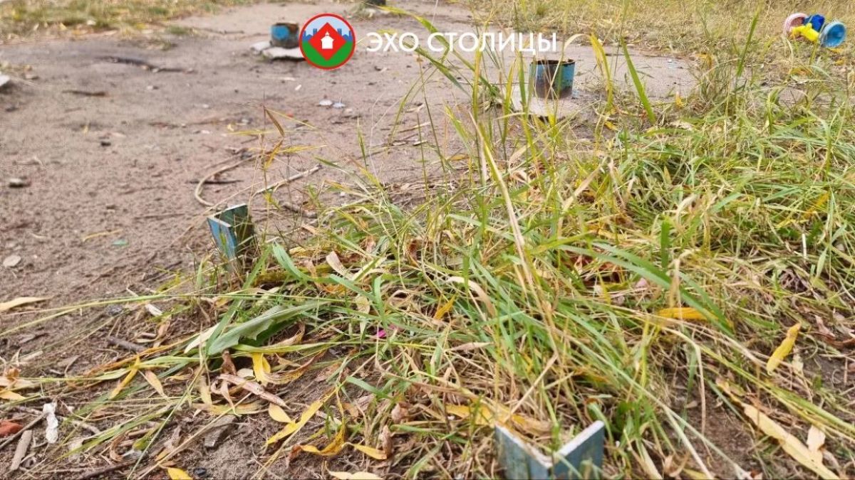 Жители Якутска пожаловались на торчащие металлические обрубки после сноса турников Жители Якутска пожаловались на торчащие металлические обрубки после сноса турников