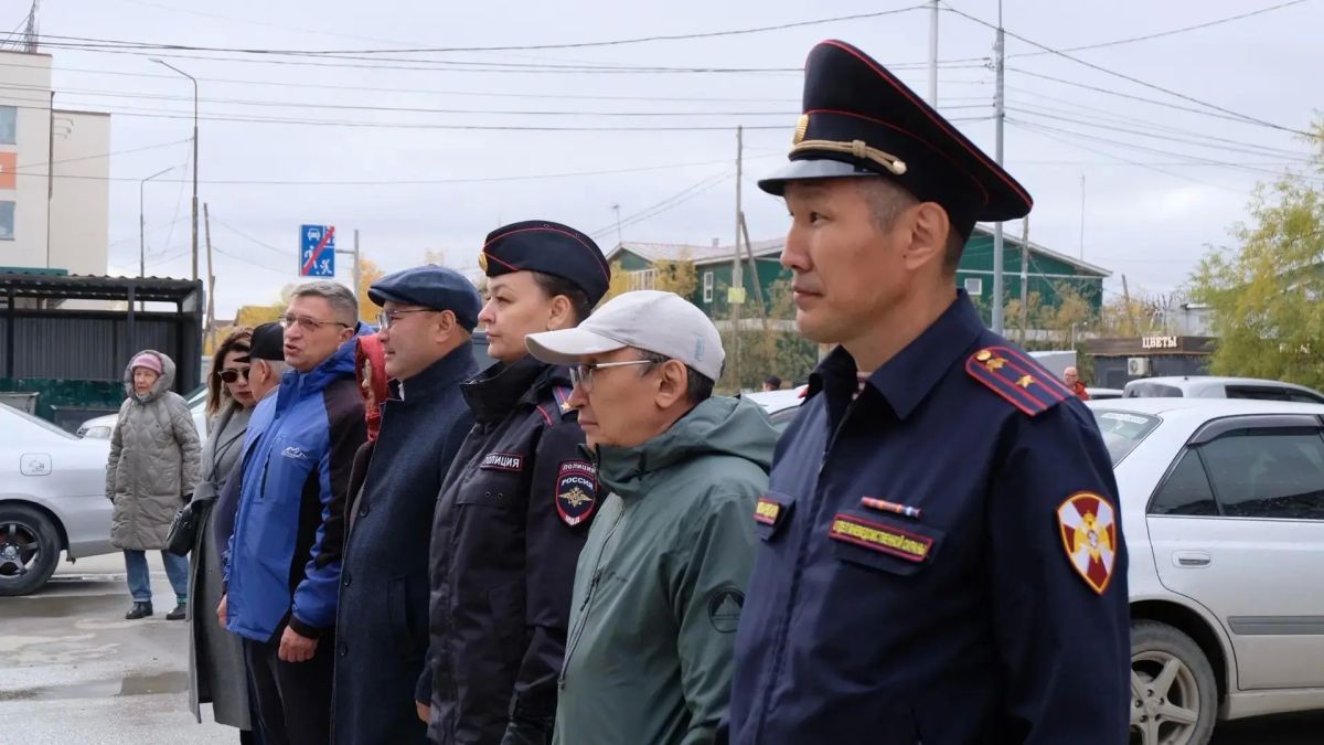 В Якутске в день 104-летия росгвардейцы поздравили ветерана Великой Отечественной войны Семена Колтовского В Якутске в день 104-летия росгвардейцы поздравили ветерана Великой Отечественной войны Семена Колтовского