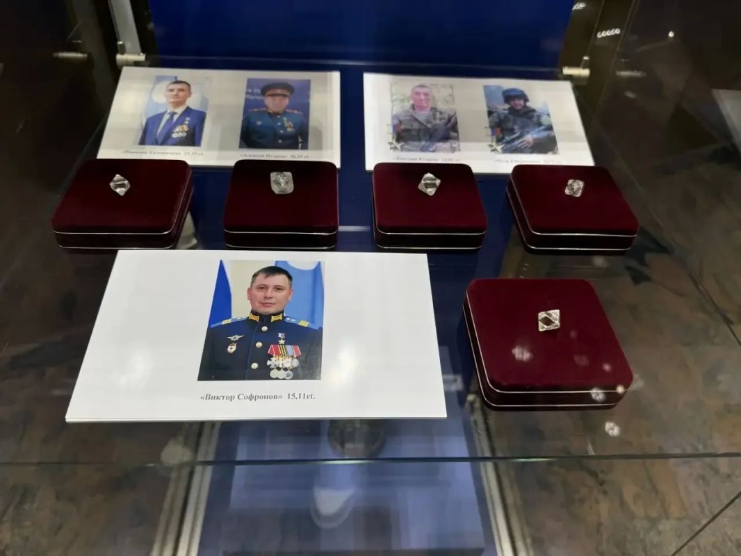 Герой России Виктор Софронов посетил «Сокровищницу Якутии» Герой России Виктор Софронов посетил «Сокровищницу Якутии»