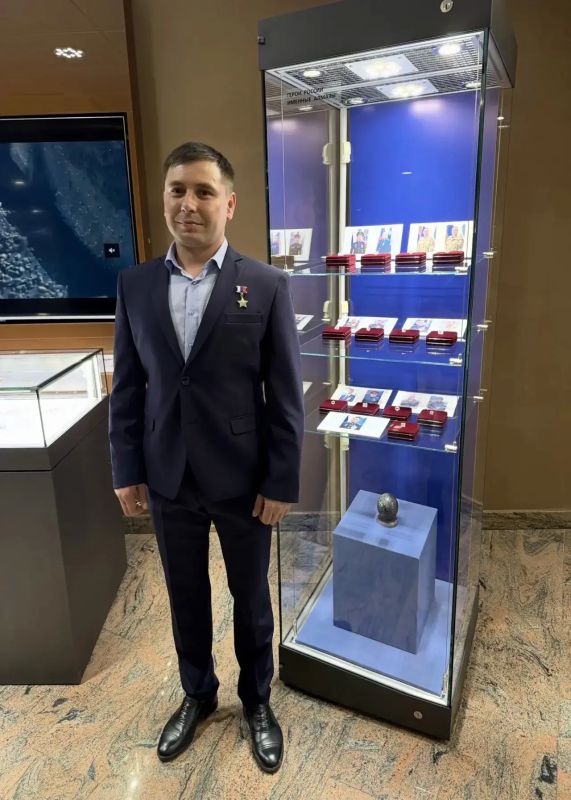 Герой России Виктор Софронов посетил «Сокровищницу Якутии» Герой России Виктор Софронов посетил «Сокровищницу Якутии»
