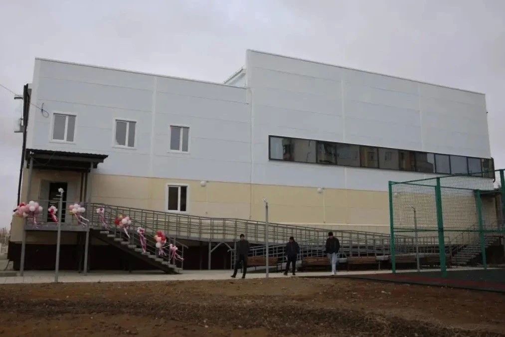 В Мирном открылся новый современный спортивный корпус Политехнического лицея В Мирном открылся новый современный спортивный корпус Политехнического лицея