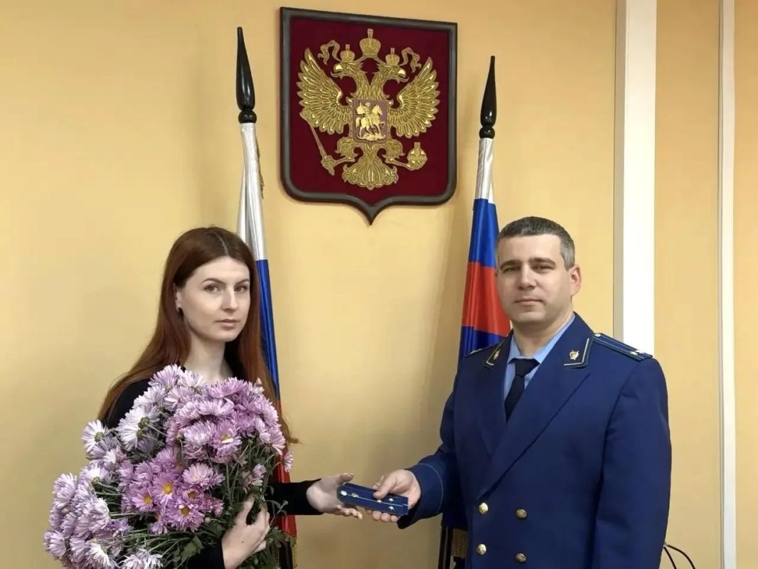 Молодым специалистам присвоены первоначальные классные чины и вручены погоны