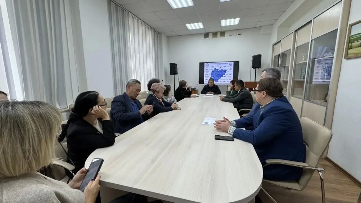 15 сентября в Якутске прошла встреча в Народном штабе общественных представителей партии «Единая Россия» — эффективной площадке для диалога 15 сентября в Якутске прошла встреча в Народном штабе общественных представителей партии «Единая Россия» — эффективной площадке для диалога